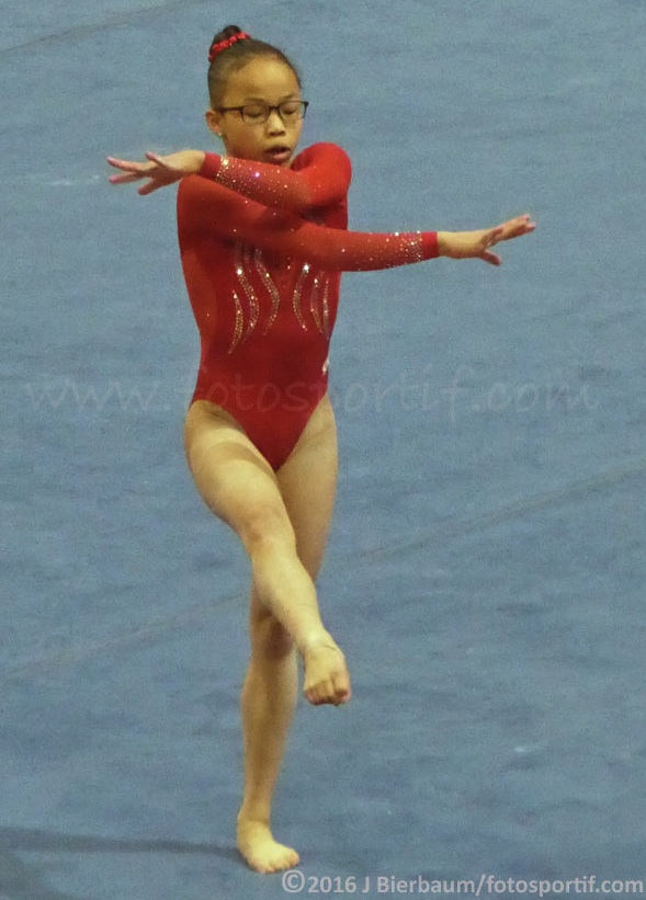 Gymnast Morgan Hurd competing on Floor Exercise at the 2016 US Classic (my photo)